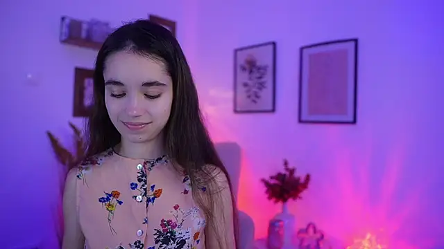 Gia Paige18 online show from November 19, 2025, 7:03 pm