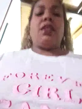 ELLA KELLY online show from February 25, 2026, 11:43 am