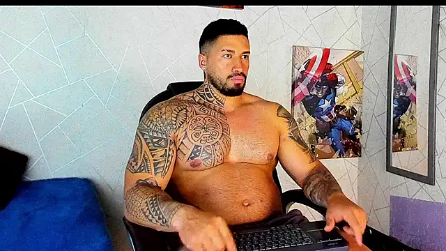 Snapshot of Cristian_Walker chatting on November 12, 2025, 11:47 am Cristian Walker online show from November 12, 2025, 11:47 am