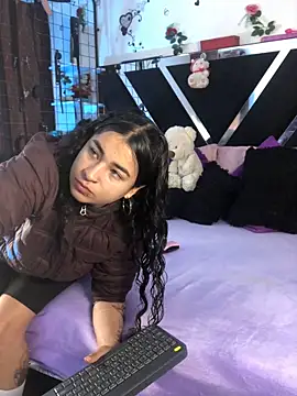 1lovelygirls online show from December 5, 2025, 12:48 pm