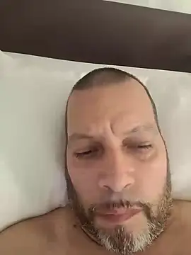 Snapshot of Just2much chatting on February 27, 2025, 2:14 am Just2much online show from February 27, 2025, 2:14 am