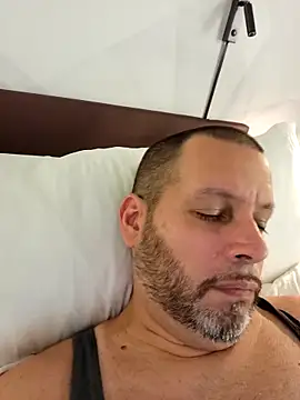 Snapshot of Just2much chatting on October 1, 2025, 11:08 pm Just2much online show from October 1, 2025, 11:08 pm