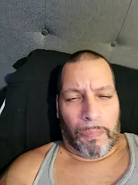 Snapshot of Just2much chatting on October 6, 2025, 4:41 pm Just2much online show from October 6, 2025, 4:41 pm