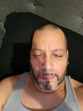 Snapshot of Just2much chatting on November 10, 2025, 12:54 pm Just2much online show from November 10, 2025, 12:54 pm