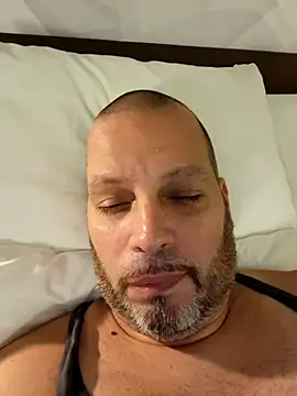 Snapshot of Just2much chatting on October 23, 2025, 12:20 am Just2much online show from October 23, 2025, 12:20 am