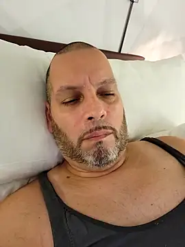 Snapshot of Just2much chatting on November 6, 2025, 1:31 am Just2much online show from November 6, 2025, 1:31 am