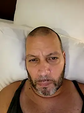 Snapshot of Just2much chatting on October 15, 2025, 11:46 pm Just2much online show from October 15, 2025, 11:46 pm