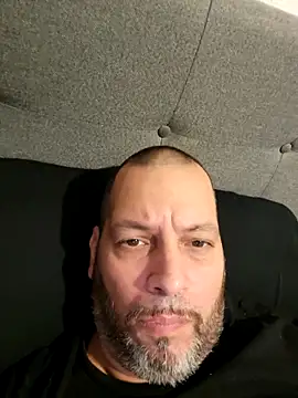 Snapshot of Just2much chatting on December 15, 2025, 12:55 pm Just2much online show from December 15, 2025, 12:55 pm