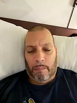 Snapshot of Just2much chatting on October 9, 2025, 1:44 pm Just2much online show from October 9, 2025, 1:44 pm