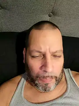 Snapshot of Just2much chatting on November 3, 2025, 1:26 pm Just2much online show from November 3, 2025, 1:26 pm