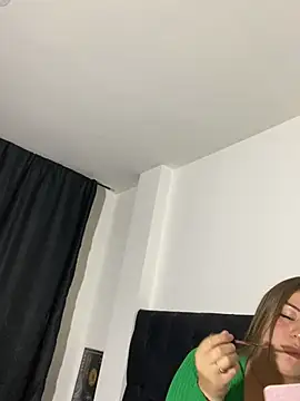 Snapshot of cheryl_cc chatting on February 25, 2025, 1:30 am cheryl cc online show from February 25, 2025, 1:30 am