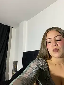 Snapshot of cheryl_cc chatting on February 13, 2025, 12:02 am cheryl cc online show from February 13, 2025, 12:02 am