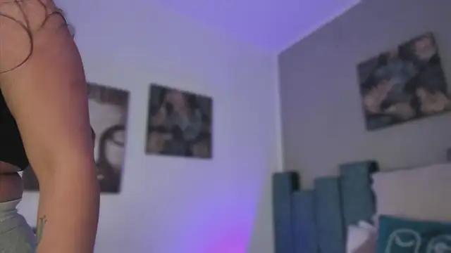 Snapshot of Kathia_Morelli chatting on April 22, 2026, 11:50 am Kathia Morelli online show from April 22, 2026, 11:50 am
