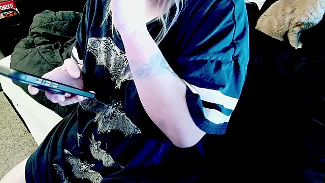 doomednympho online show from April 18, 2026, 8:20 pm