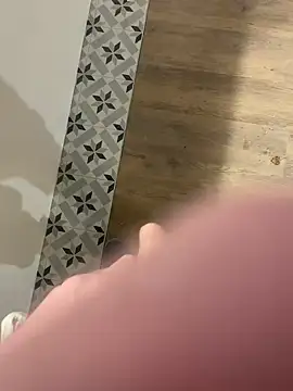 Snapshot of dimitriei chatting on December 5, 2024, 9:55 am dimitriei online show from December 5, 2024, 9:55 am