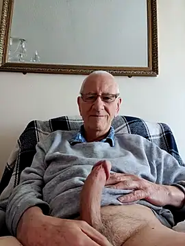 Snapshot of cutaboverest chatting on May 15, 2026, 8:23 am cutaboverest online show from May 15, 2026, 8:23 am