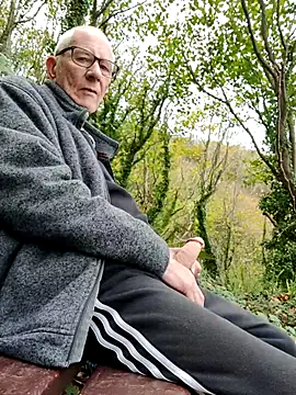 cutaboverest online show from October 27, 2025, 3:46 pm