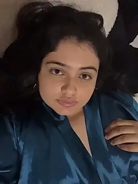 Stephania 18 online show from October 19, 2025, 4:48 am