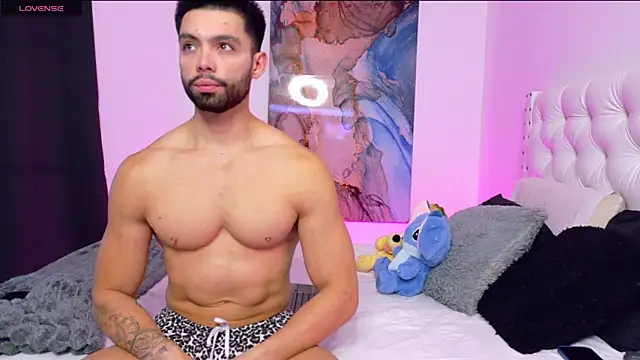 Mackenzzie 777  online show from November 24, 2025, 10:43 pm