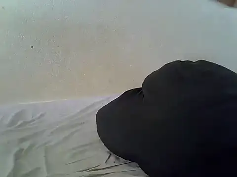 Snapshot of SpicyPetite chatting on December 18, 2025, 7:24 am SpicyPetite online show from December 18, 2025, 7:24 am