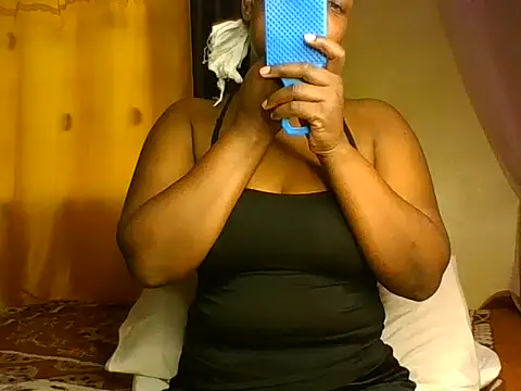 Snapshot of Missshelo chatting on November 7, 2025, 11:15 am Missshelo online show from November 7, 2025, 11:15 am