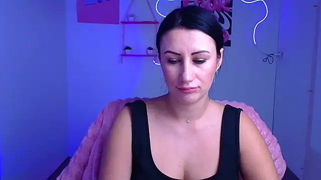 Snapshot of Loren_Moa chatting on November 21, 2025, 12:48 pm Loren Moa online show from November 21, 2025, 12:48 pm