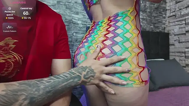 Snapshot of HotCouple_697 chatting on October 11, 2025, 11:39 pm HotCouple 697 online show from October 11, 2025, 11:39 pm