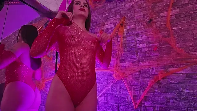 Snapshot of HotCouple_697 chatting on October 26, 2025, 8:31 pm HotCouple 697 online show from October 26, 2025, 8:31 pm