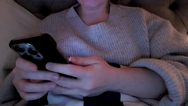 Snapshot of Sandysecret chatting on November 20, 2025, 8:42 pm Sandysecret online show from November 20, 2025, 8:42 pm