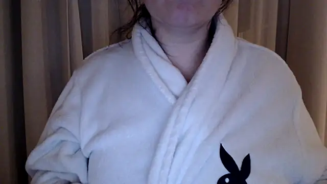 Snapshot of Sandysecret chatting on March 11, 2025, 8:31 pm Sandysecret online show from March 11, 2025, 8:31 pm