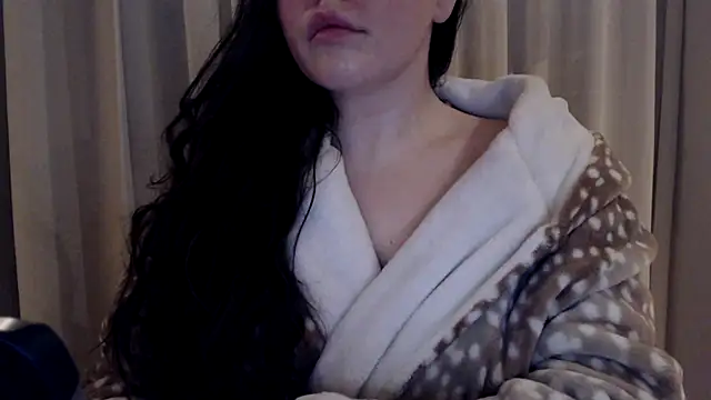 Snapshot of Sandysecret chatting on February 5, 2025, 8:35 pm Sandysecret online show from February 5, 2025, 8:35 pm