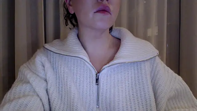 Snapshot of Sandysecret chatting on March 13, 2025, 8:22 pm Sandysecret online show from March 13, 2025, 8:22 pm