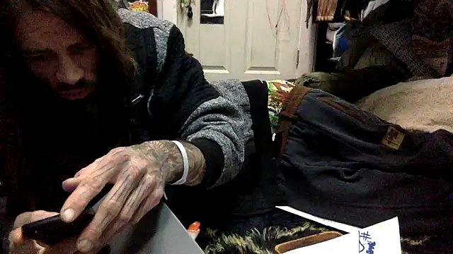 Snapshot of Robriguezxxx chatting on December 14, 2025, 5:35 am Robriguezxxx online show from December 14, 2025, 5:35 am