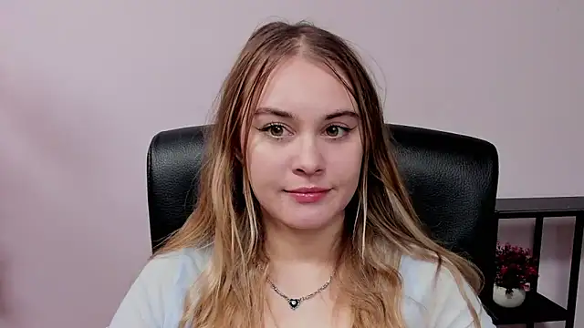 kitty valeria online show from February 2, 2026, 5:23 pm