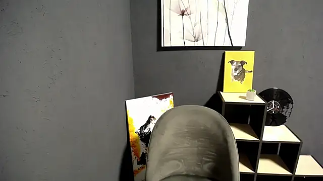 lady olivia  online show from December 15, 2025, 4:24 pm