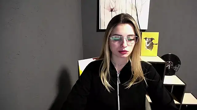 Snapshot of lady_olivia_ chatting on April 27, 2026, 12:14 pm lady olivia online show from April 27, 2026, 12:14 pm
