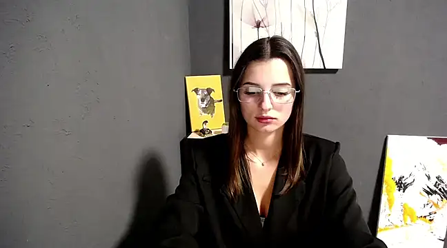 lady olivia  online show from February 21, 2025, 4:26 pm