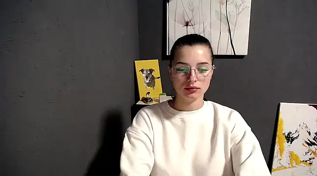 lady olivia  online show from February 24, 2025, 1:42 pm