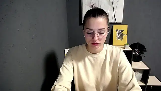 lady olivia  online show from September 26, 2025, 2:13 pm