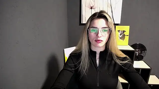 Snapshot of lady_olivia_ chatting on April 23, 2026, 1:13 pm lady olivia online show from April 23, 2026, 1:13 pm
