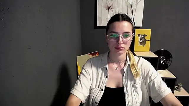 Snapshot of lady_olivia_ chatting on May 22, 2026, 12:47 pm lady olivia online show from May 22, 2026, 12:47 pm
