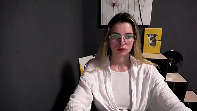 Snapshot of lady_olivia_ chatting on May 18, 2026, 12:10 pm lady olivia online show from May 18, 2026, 12:10 pm