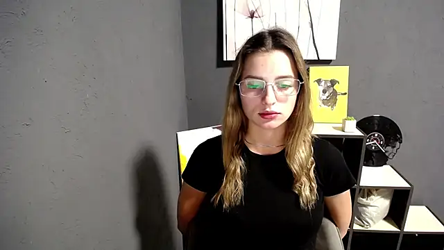 lady olivia  online show from September 19, 2025, 4:44 pm