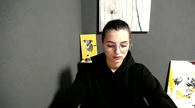 lady olivia  online show from February 10, 2025, 2:05 pm