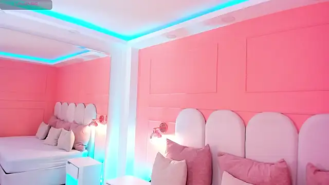 Snapshot of emilly_williams_ chatting on May 14, 2026, 5:21 pm emilly williams online show from May 14, 2026, 5:21 pm