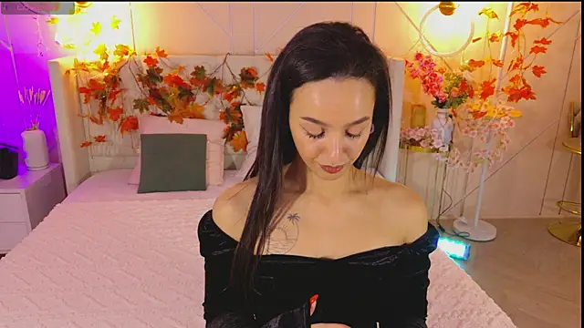 Lolly Neal online show from December 4, 2025, 4:44 am