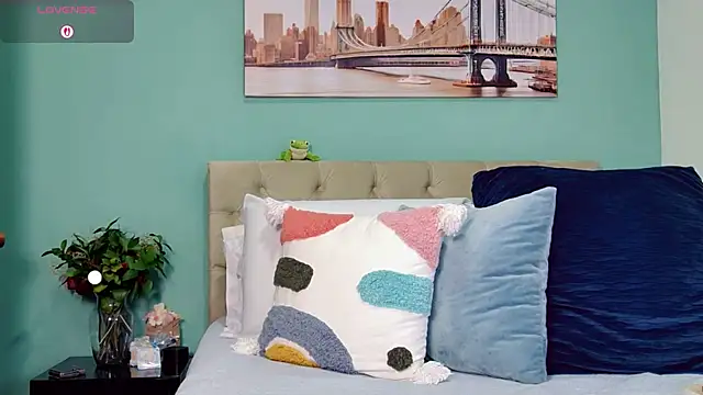 yanella fire online show from October 26, 2025, 11:54 am