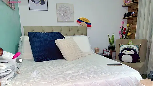 Snapshot of yanella_fire chatting on July 5, 2026, 1:18 pm yanella fire online show from July 5, 2026, 1:18 pm