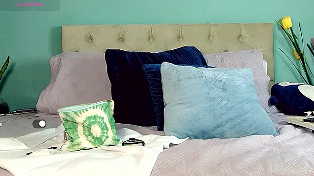 yanella fire online show from March 8, 2026, 11:24 am