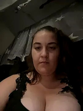 Snapshot of yzabell18 chatting on September 9, 2025, 11:03 pm yzabell18 online show from September 9, 2025, 11:03 pm